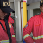 Clínica Adventista Americana de Juliaca entrega protección contra el frío a bomberos